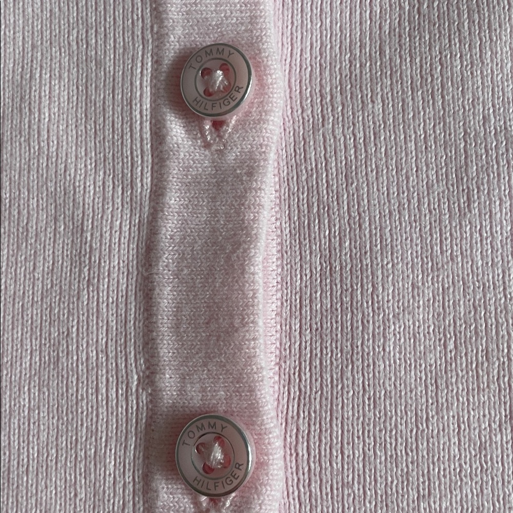🌸🎀 Tommy Hilfiger Baby Pink Cardigan
Sweater Size S/M - Picture 6 of 7